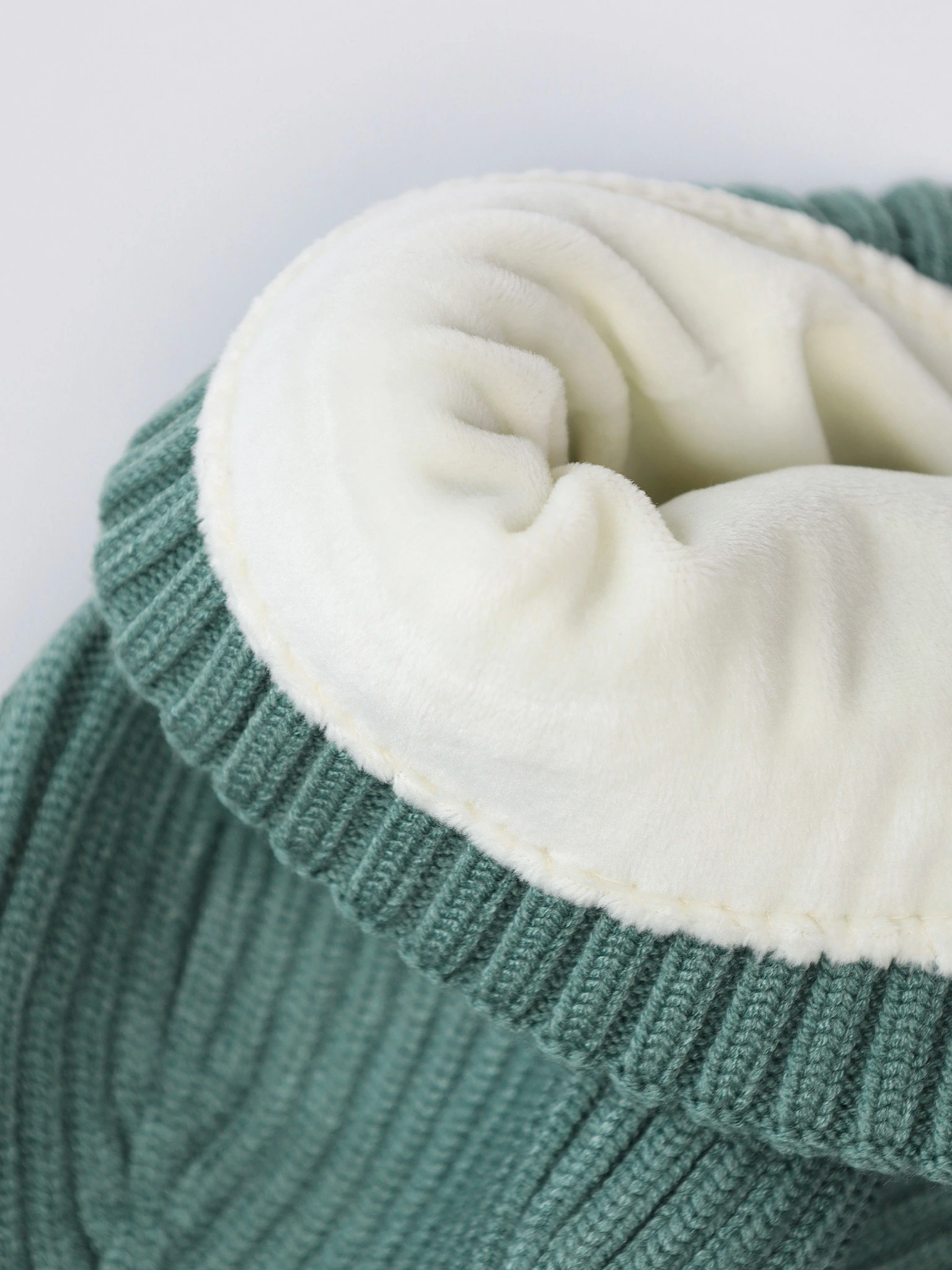 Шапка-бини в ассортименте с отворотом на подкладе